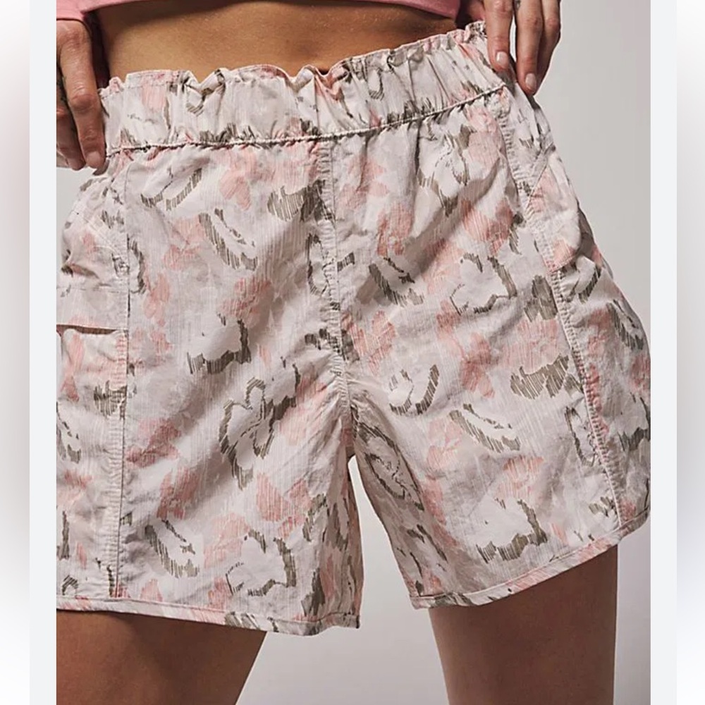 Free People Movement Athletic Short XS Ivory, Pink Gray Combo